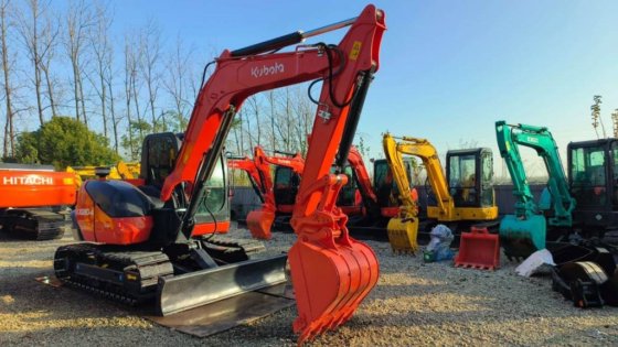 2023年久保田KX 080