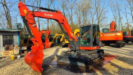 2023年久保田KX 080