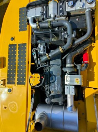 2023 クマツ PC 220-8