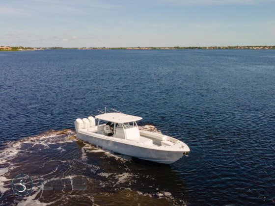 44'Contender2024JDJ4C023C324FL