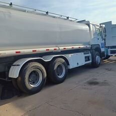 Howo 330hp燃料タンク燃料トラック