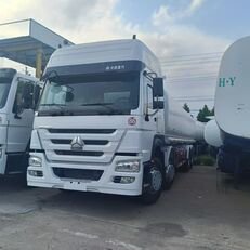 ハウオ燃料トラック