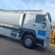 ハウオ燃料トラック