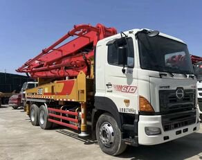 混凝土泵 位于底盘 Hino 的 Sany