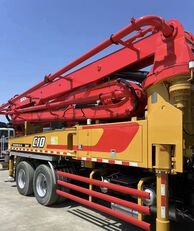 混凝土泵 位于底盘 Hino 的 Sany