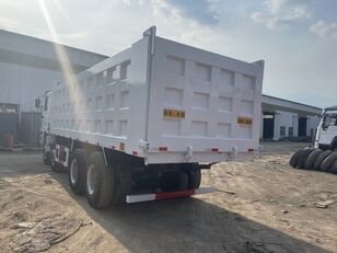 シャックマンF3000ダンプトラック