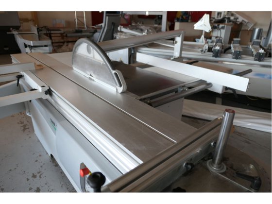 sliding table saw LAZZARI TEMA 3200 in Roanne, France