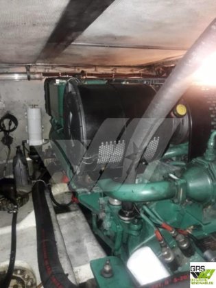 出售13米30座客船