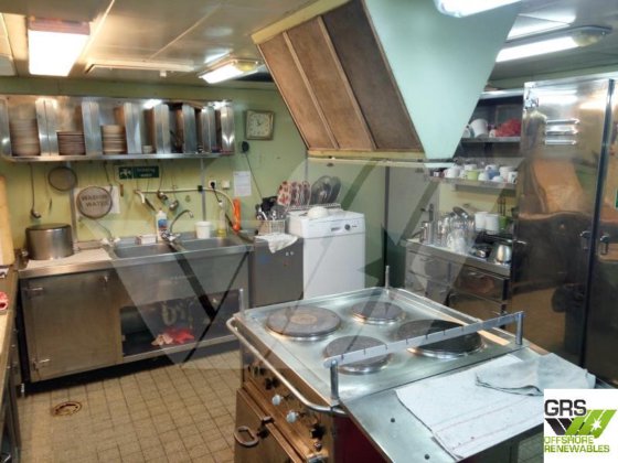 106m 大型貨物運搬船、半潜水型、販売中