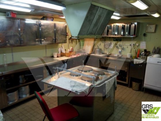 出售106米重载运输船，半潜式