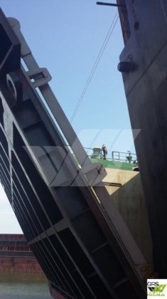 106m 大型貨物運搬船、半潜水型、販売中