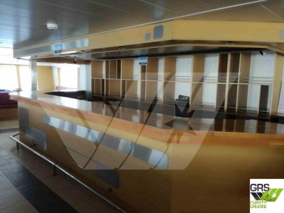 101mの旅客用RORO船を販売します