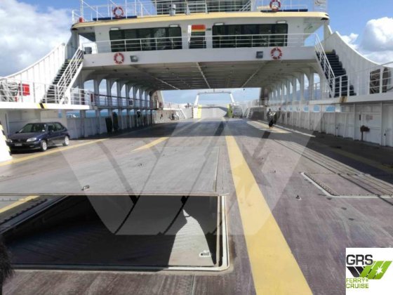 101mの旅客用RORO船を販売します