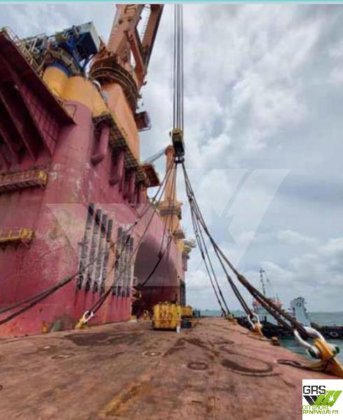 138m、618人収容可能な宿泊船を販売します