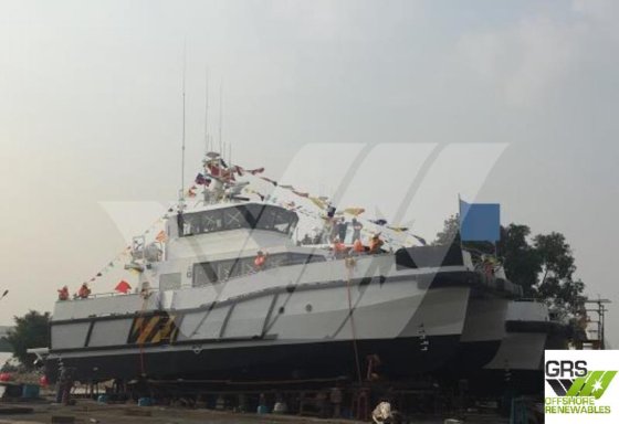 出售22米12人船员转运船