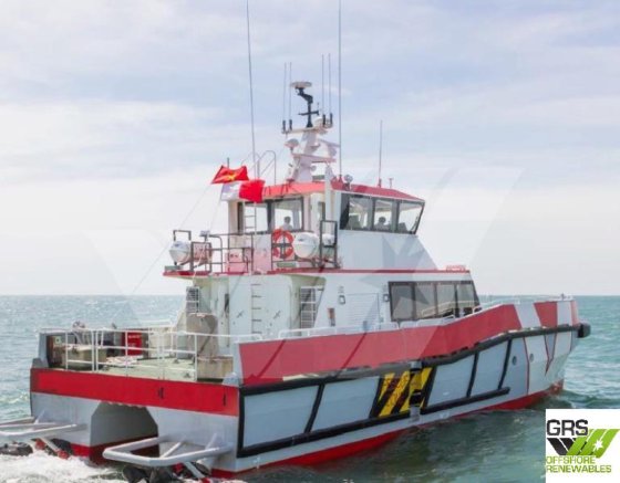 出售22米12人船员转运船