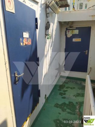 出售一艘50米60座闲置生活舱船