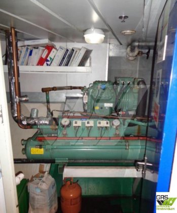 出售一艘50米60座闲置生活舱船