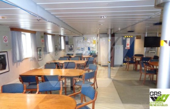 出售一艘50米60座闲置生活舱船