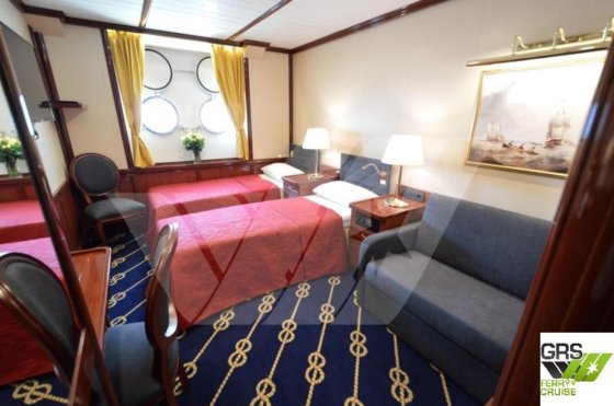 出售的162米300名乘客邮轮船