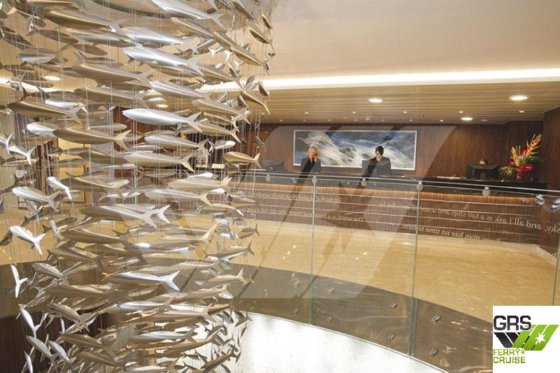 200m、752人乗りクルーズ船販売中