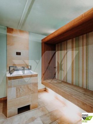 200m、752人乗りクルーズ船販売中