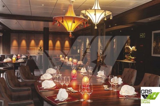 200m、752人乗りクルーズ船販売中