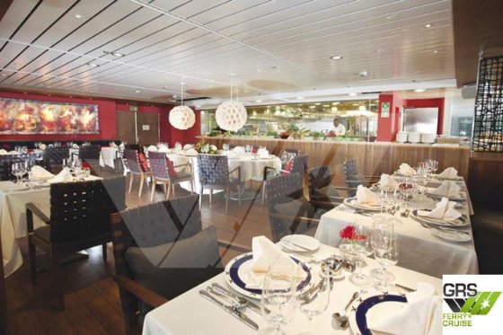 200m、752人乗りクルーズ船販売中