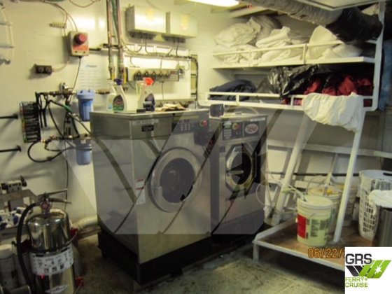 78m、138人乗りのクルーズ船を販売中