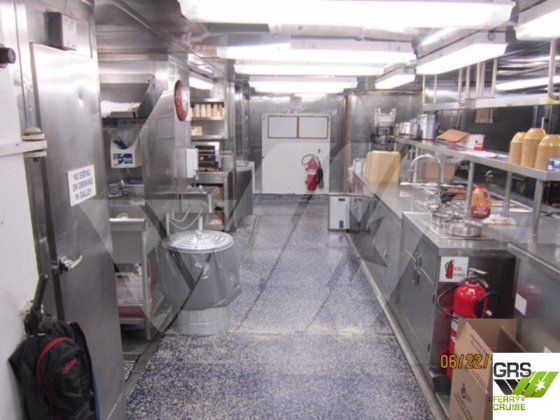 78m、138人乗りのクルーズ船を販売中