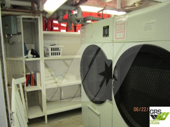 78m、138人乗りのクルーズ船を販売中