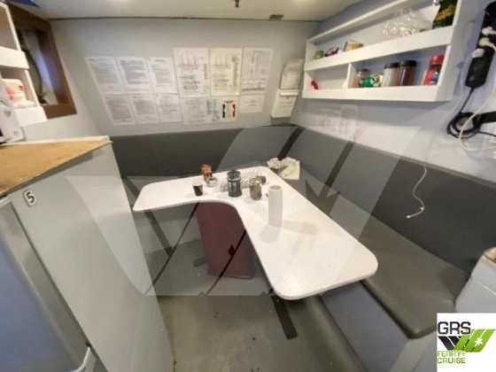 47m、50人乗りのクルーズ船を販売中