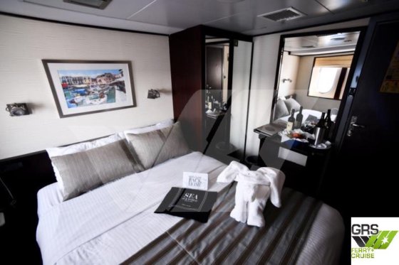 56m、49人乗りのクルーズ船を販売中