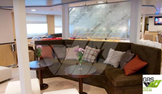 56m、49人乗りのクルーズ船を販売中