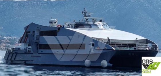 48m、417人乗りの客船を販売します