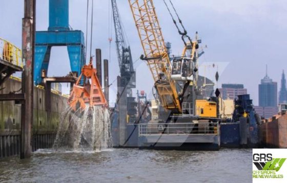 LIEBHERR HS 8100.1-E 起重机焊接在驳船上 /