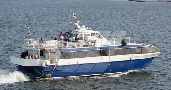 出售一艘23米118座客船