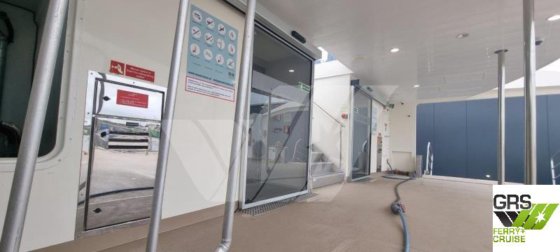 出售35米248人住宿船