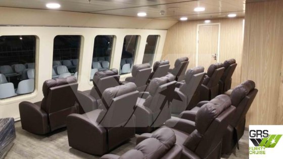 108米 1500人 乘客