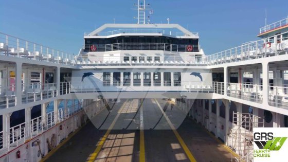 108米 1500人 乘客