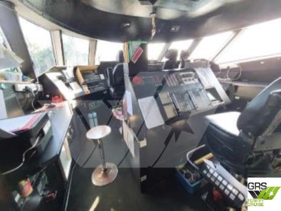 40m、286人乗りの客船を販売します