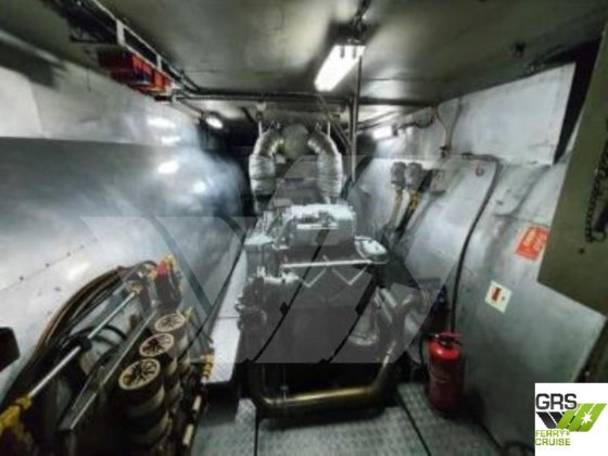 40m、286人乗りの客船を販売します