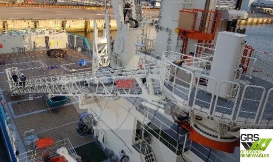 舷梯 SMST 带塔架，含 3 吨运动补偿起重机