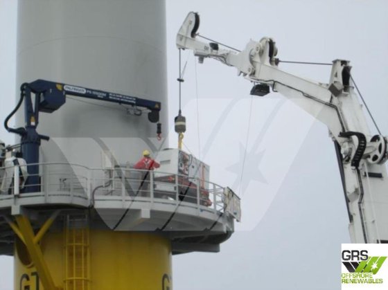 舷梯 SMST 带塔架，含 3 吨运动补偿起重机