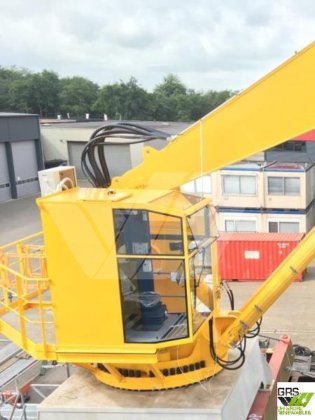 舷梯 SMST 带塔架，含 3 吨运动补偿起重机