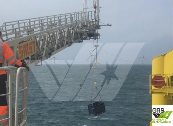 舷梯 SMST 带塔架，含 3 吨运动补偿起重机