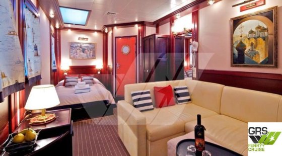 64米长42座邮轮出售