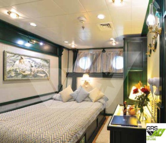 64m、42人乗りのクルーズ船を販売中