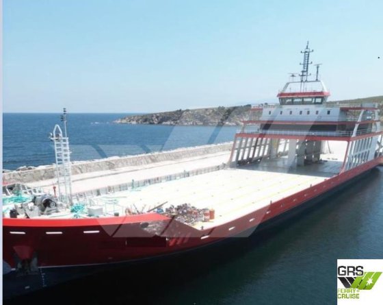 出售90米客滚船