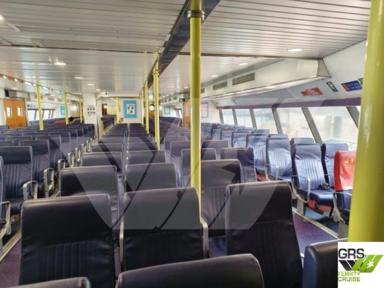 40m、435人乗りの客船を販売します